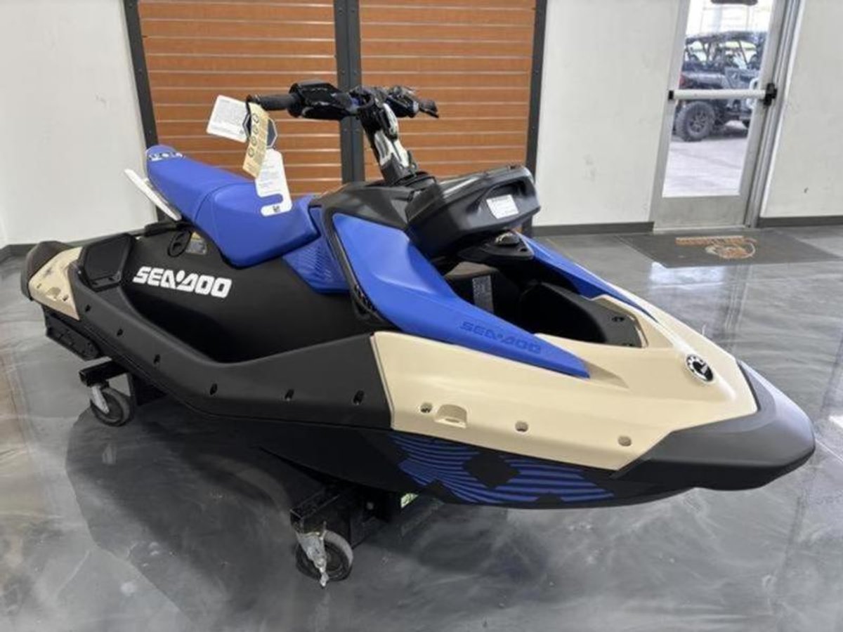 2025 Sea-Doo Spark Trixx for 3 Rotax 900 ACE - 90 iBR and Audio