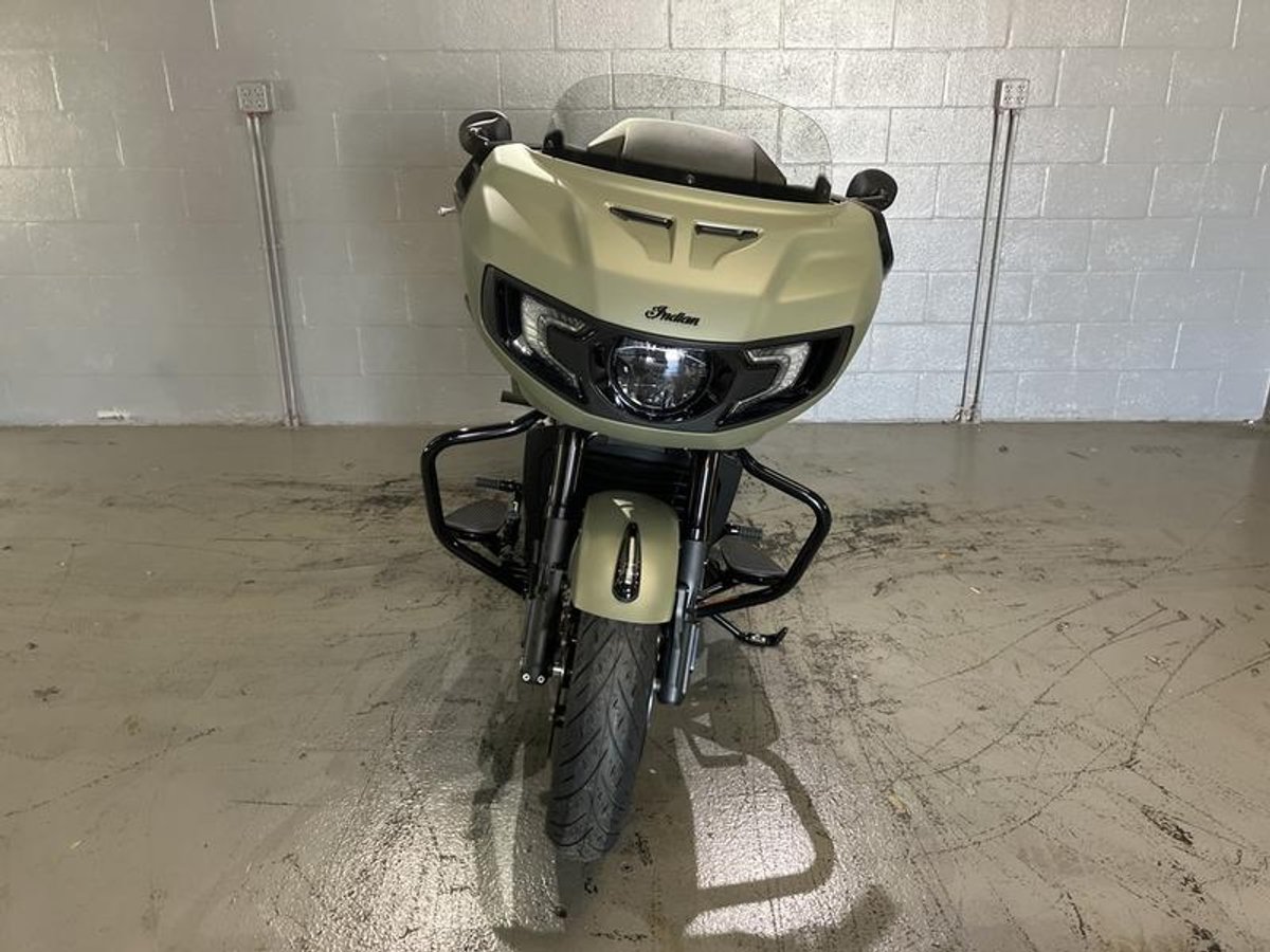 2025 Indian Motorcycle Challenger Dark Horse 112 Moss Green Smoke