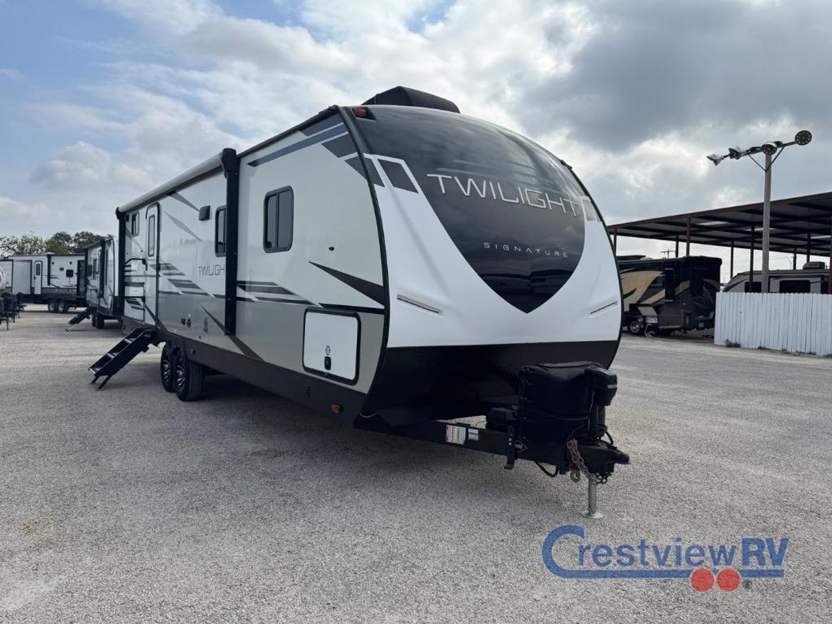 2022 Cruiser Twilight Signature