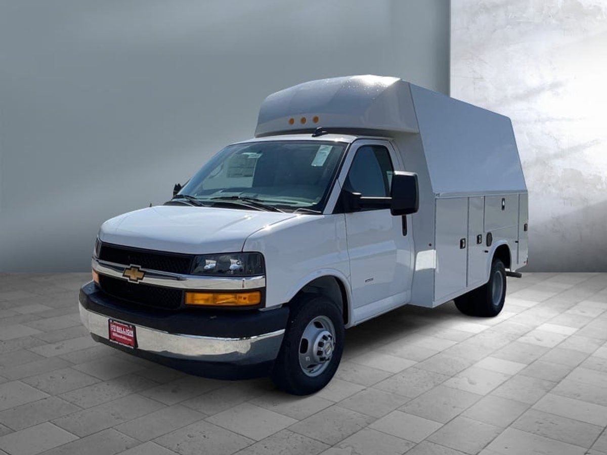 2025 Chevrolet Express Commercial Cutaway