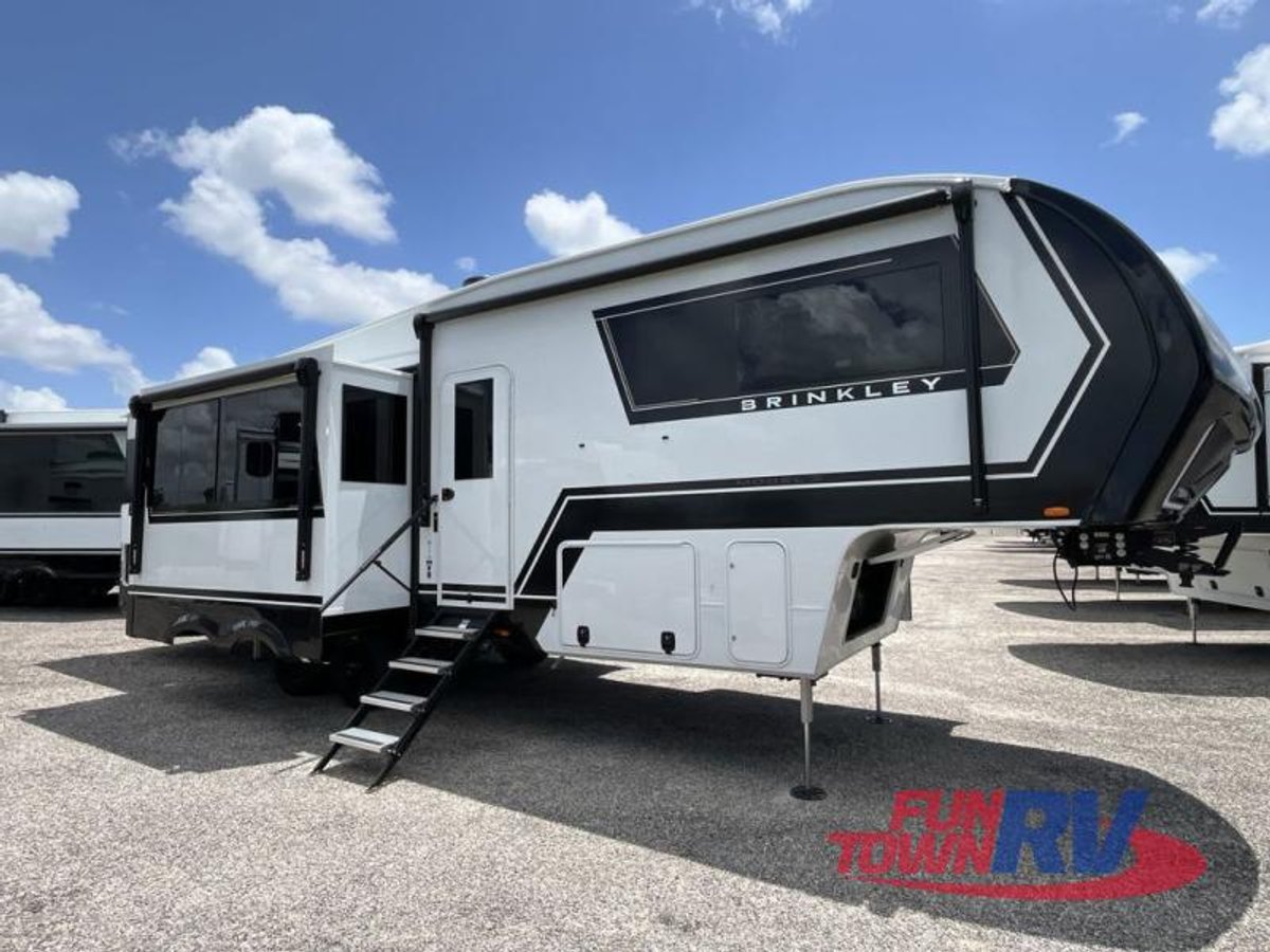 2026 Brinkley Model Z