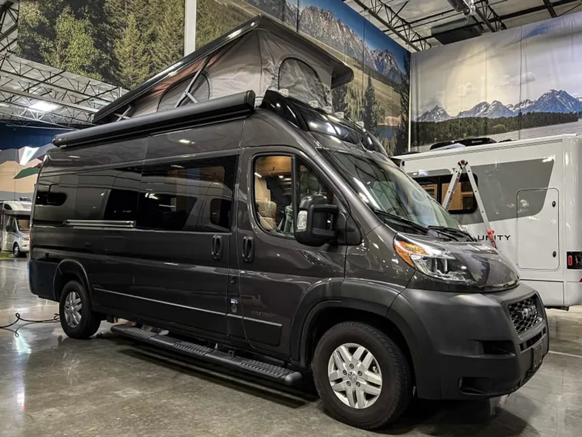 2023 Airstream RANGELINE