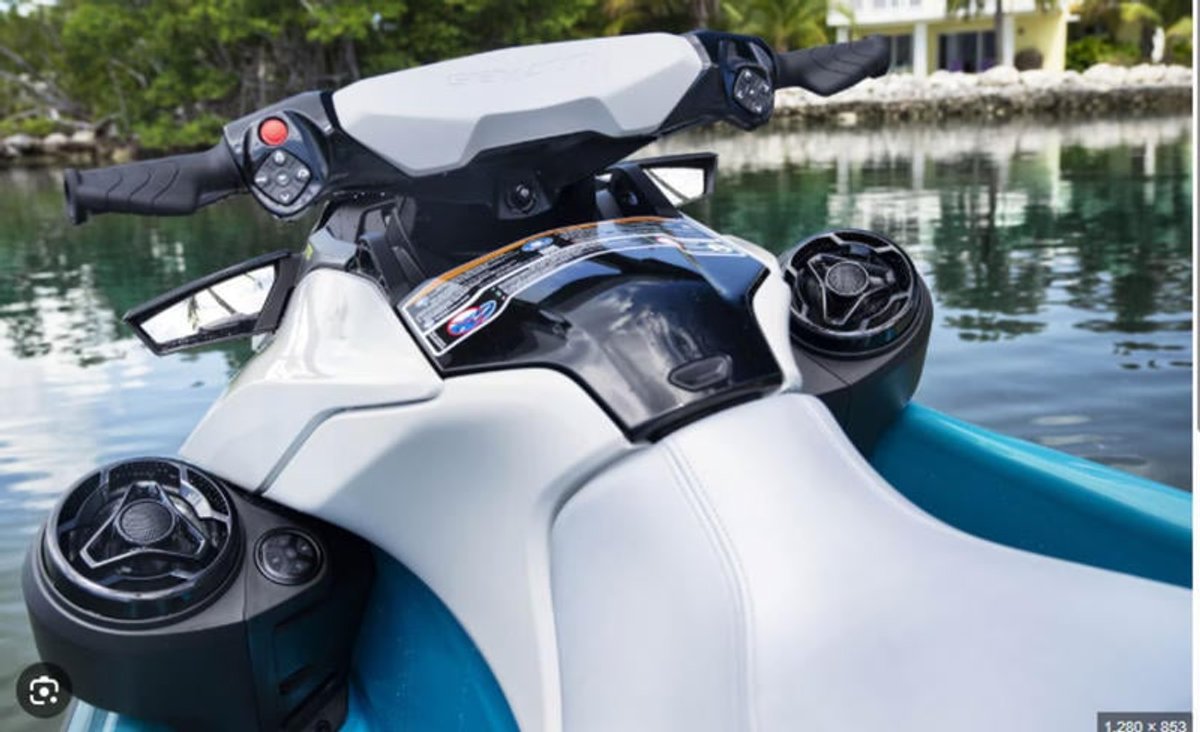 2026 Sea-Doo GTI SE 170 w/ Sound System-Teal Blue/ Manta Green