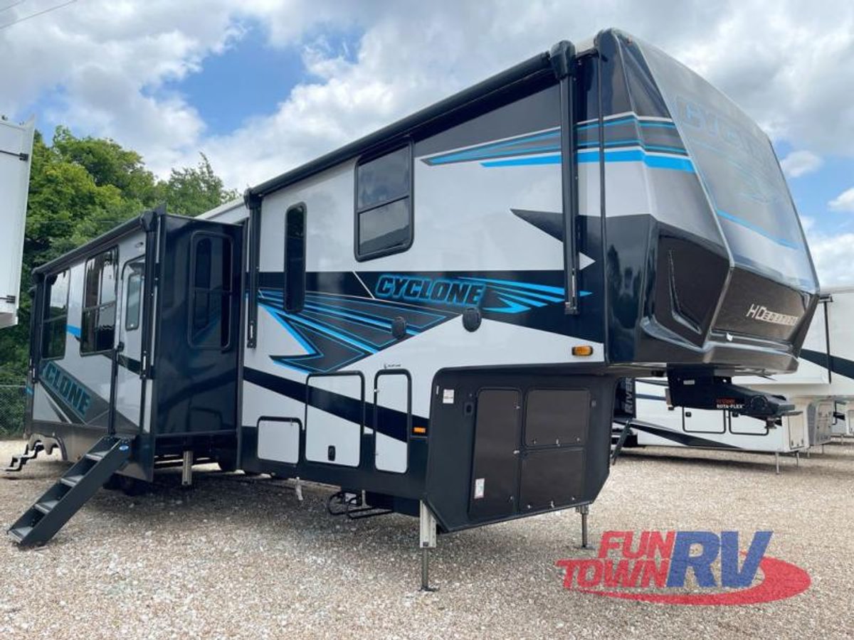 2025 Heartland Cyclone