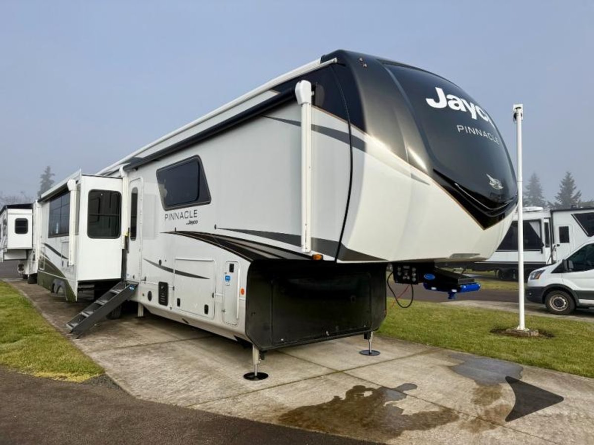 2026 Jayco Pinnacle