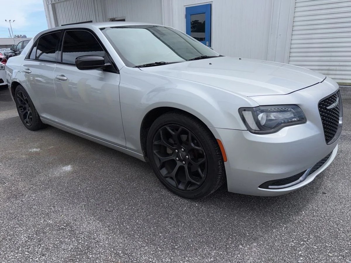 2019 Chrysler 300
