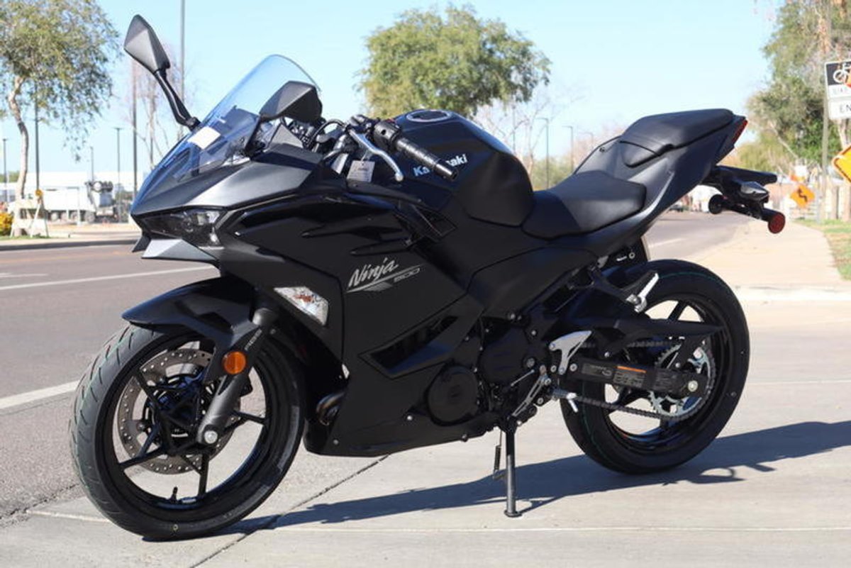 2026 Kawasaki Ninja 500 ABS Metallic Flat Spark Black