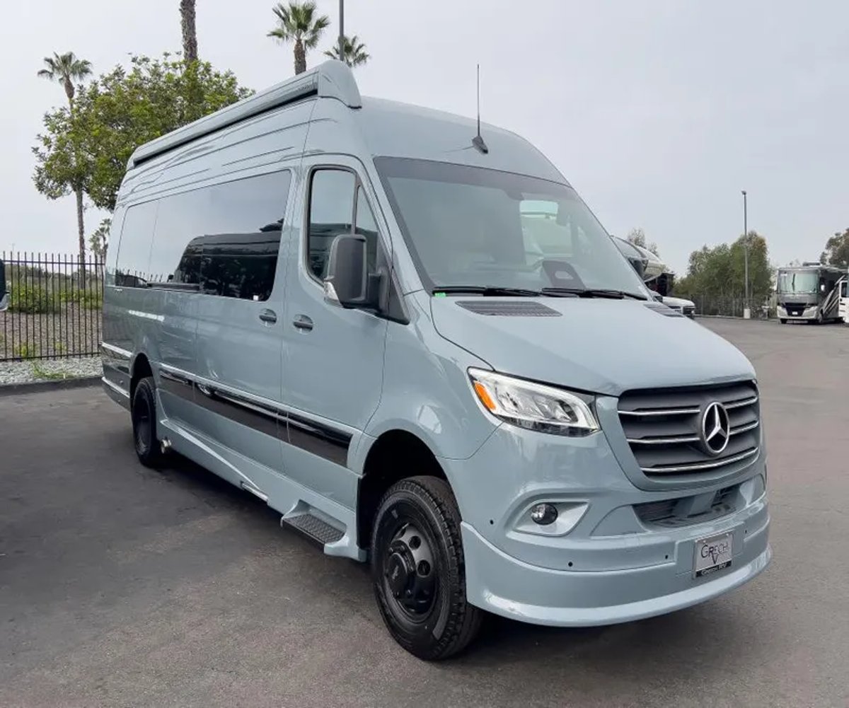 2027 Grech RV STRADA-ION