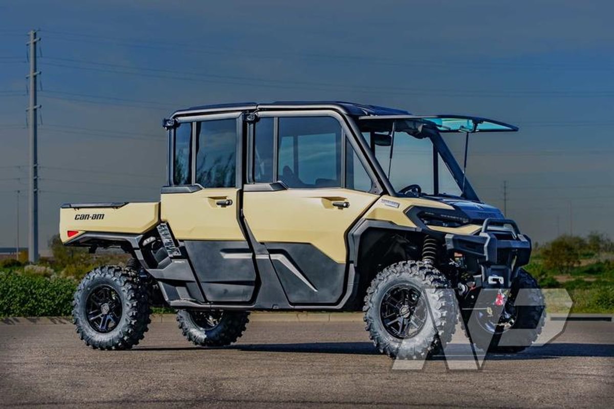 2026 Can-Am Defender MAX Limited HD11 Desert Tan & Carbon Black