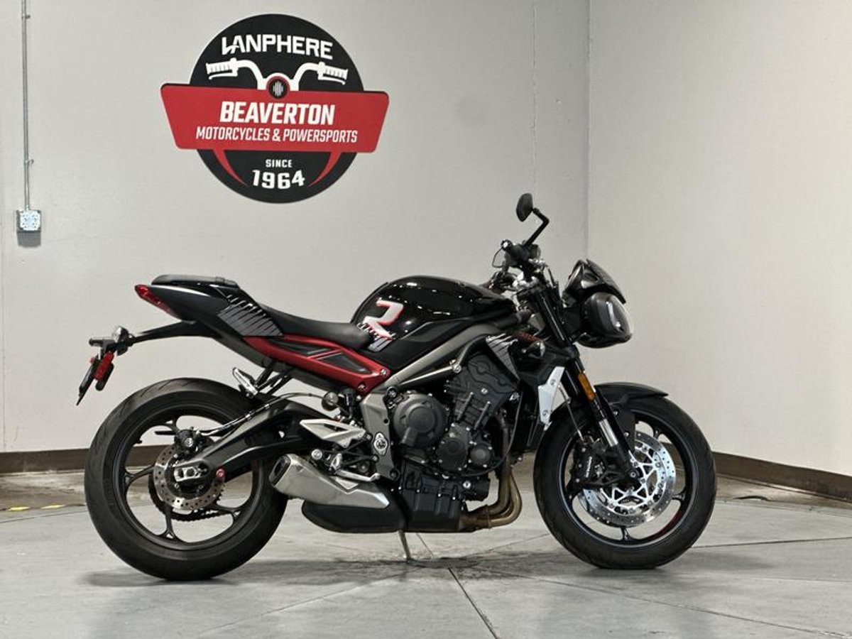 2022 Triumph Street Triple R Low Sapphire Black