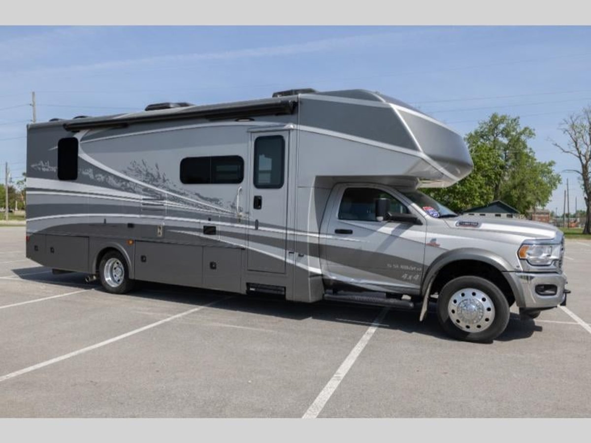 2022 Dynamax Isata 5