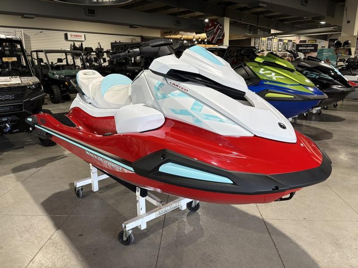 2025 Yamaha WaveRunners VX Limited