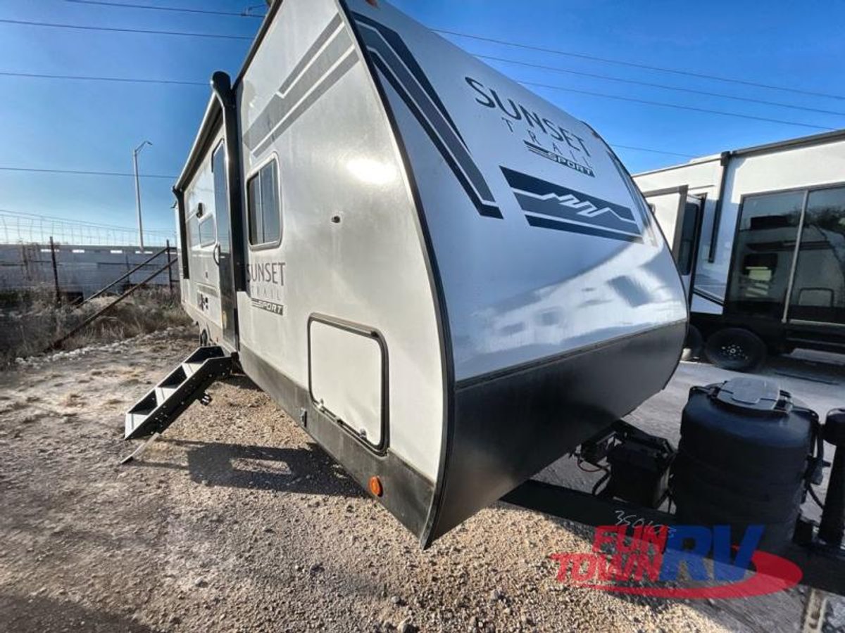 2025 CrossRoads RV Sunset Trail