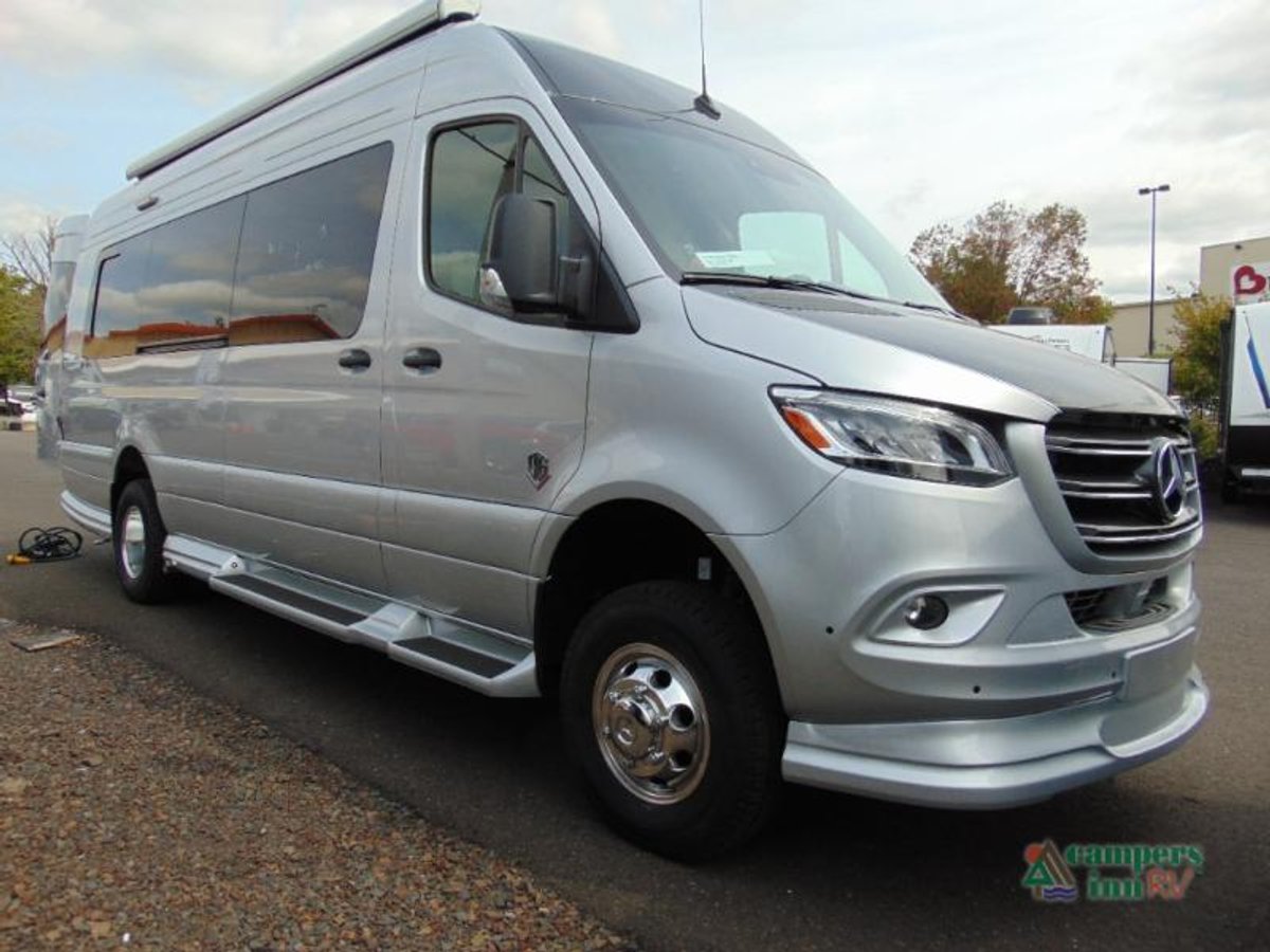 2025 OGV Luxury Coach V-RV