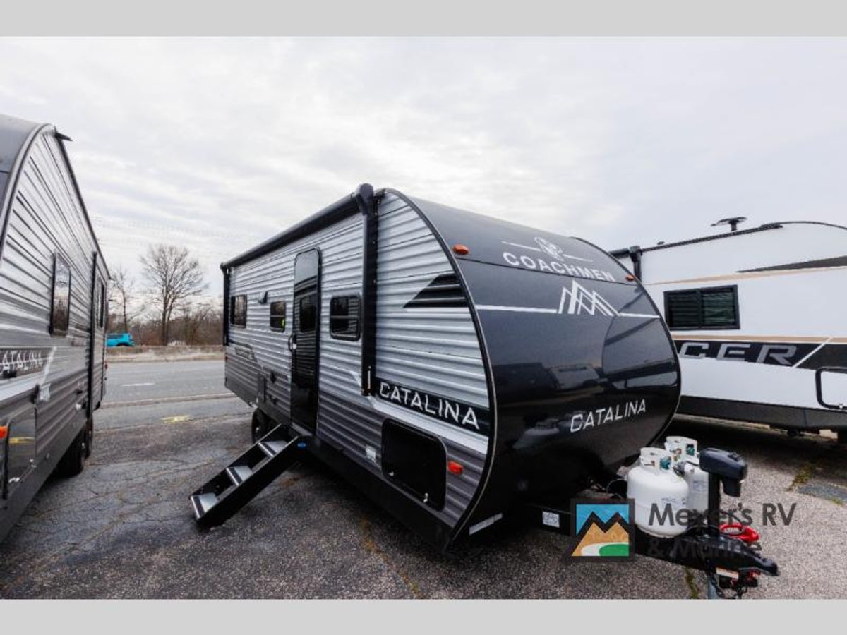 2025 Coachmen RV Catalina Summit Series 8