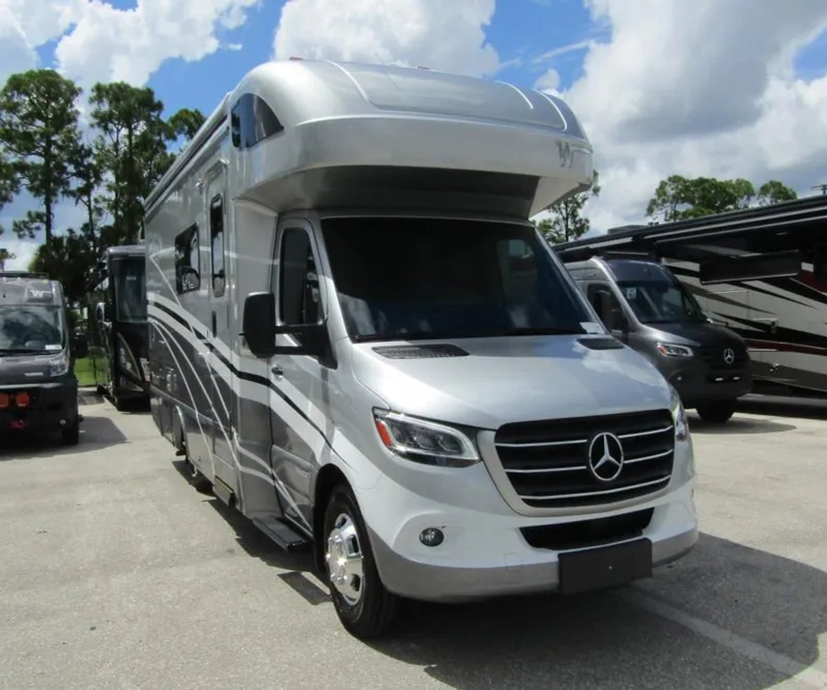 2025 Winnebago NAVION