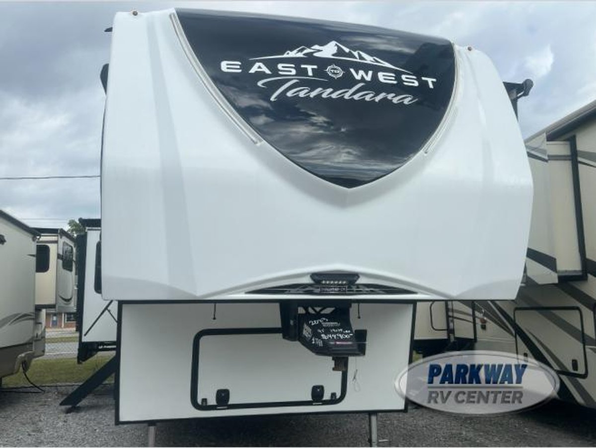 2023 EAST TO WEST Tandara