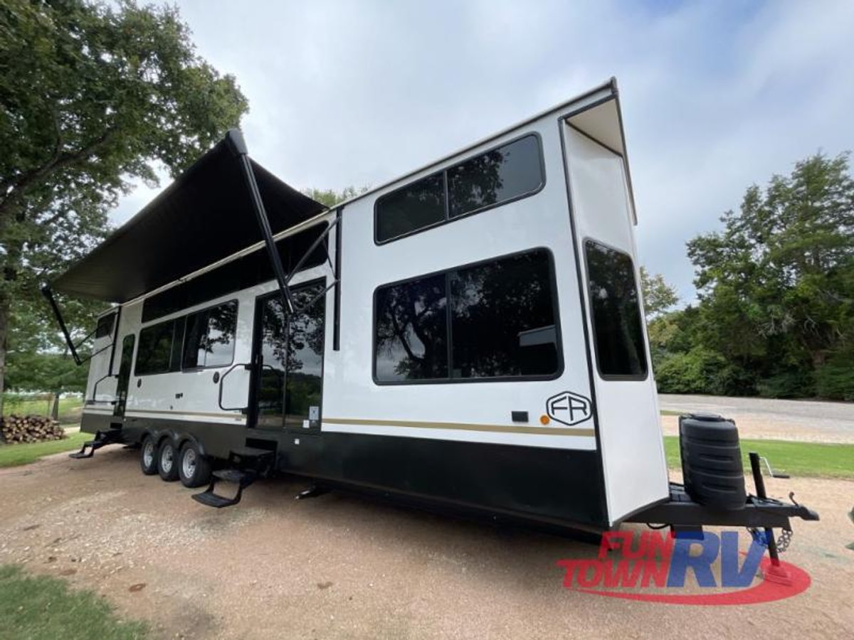 2025 Forest River RV Wildwood Grand Lodge