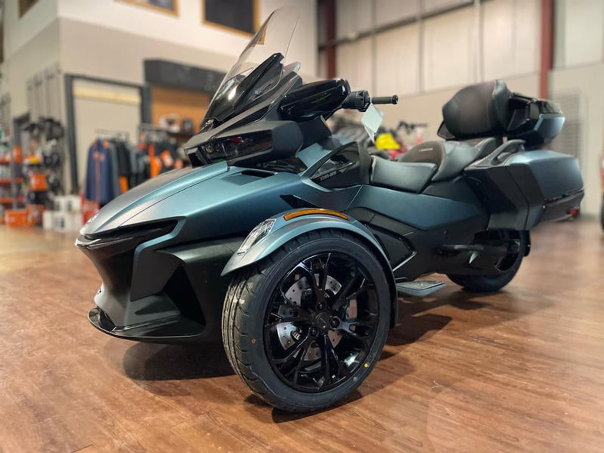 2025 Can-Am Spyder RT Limited Dark Wheels