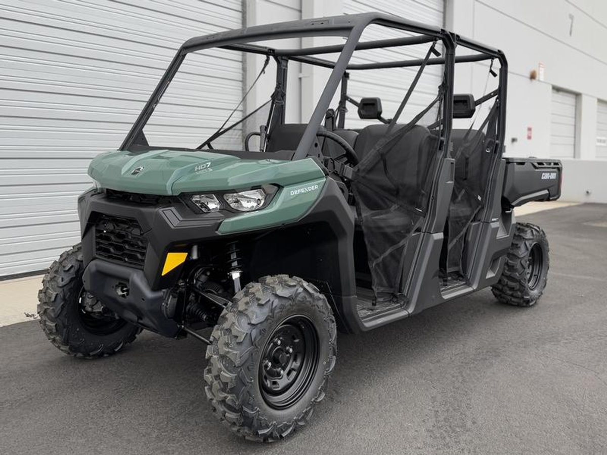 2025 Can-Am Defender MAX HD7