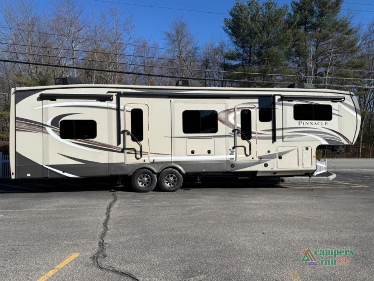 2020 Jayco Pinnacle