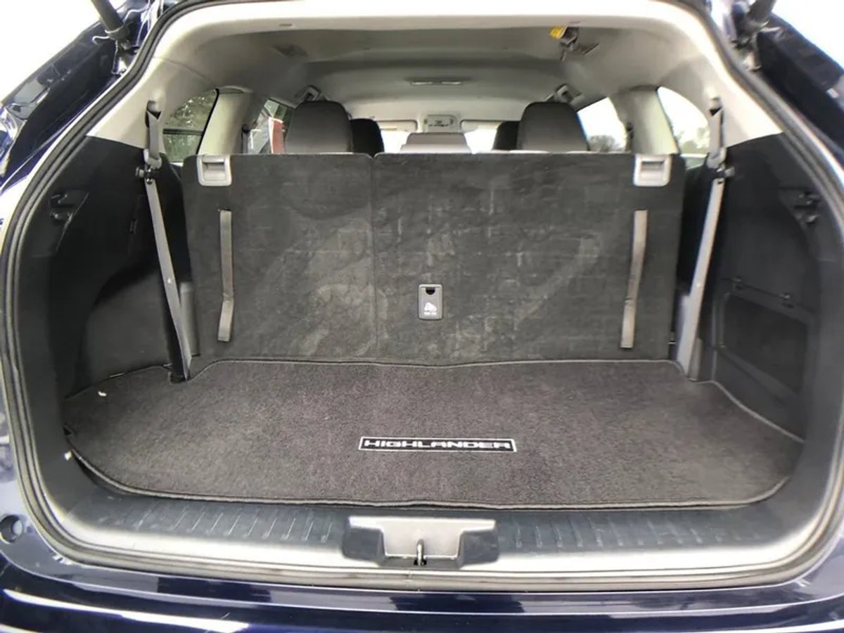 2022 Toyota Highlander LE