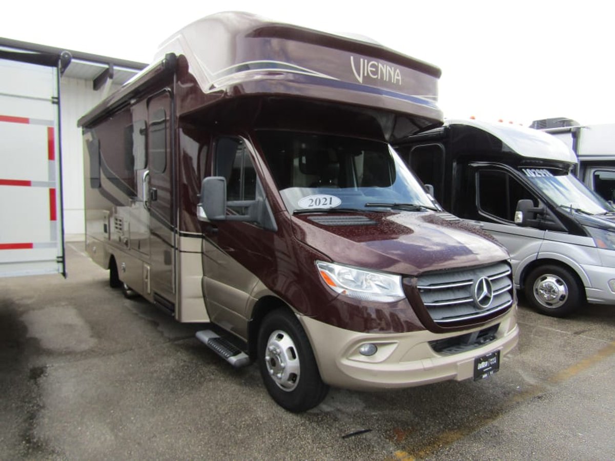 2021 REV Renegade VIENNA