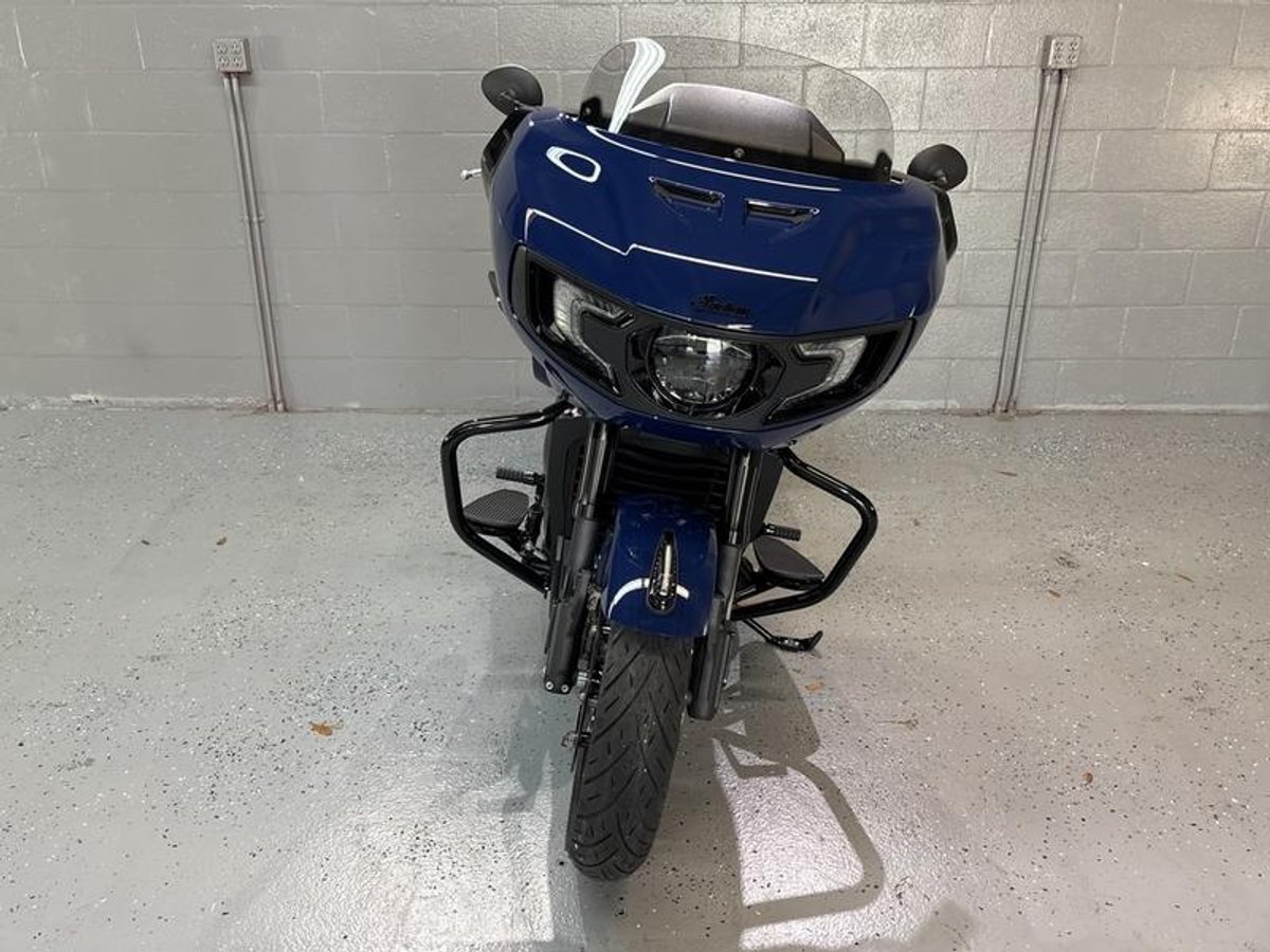 2025 Indian Motorcycle Challenger Dark Horse w/PowerBand Audio Springfield Blue