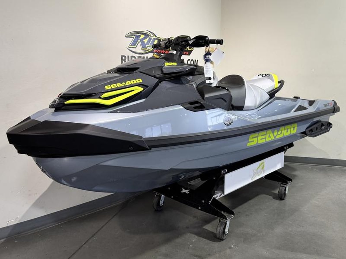 2025 Sea-Doo RXT-X 325 Ice Metal / Manta Green