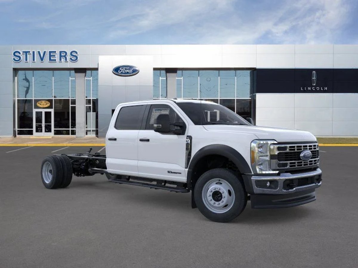 2025 Ford Chassis Cab