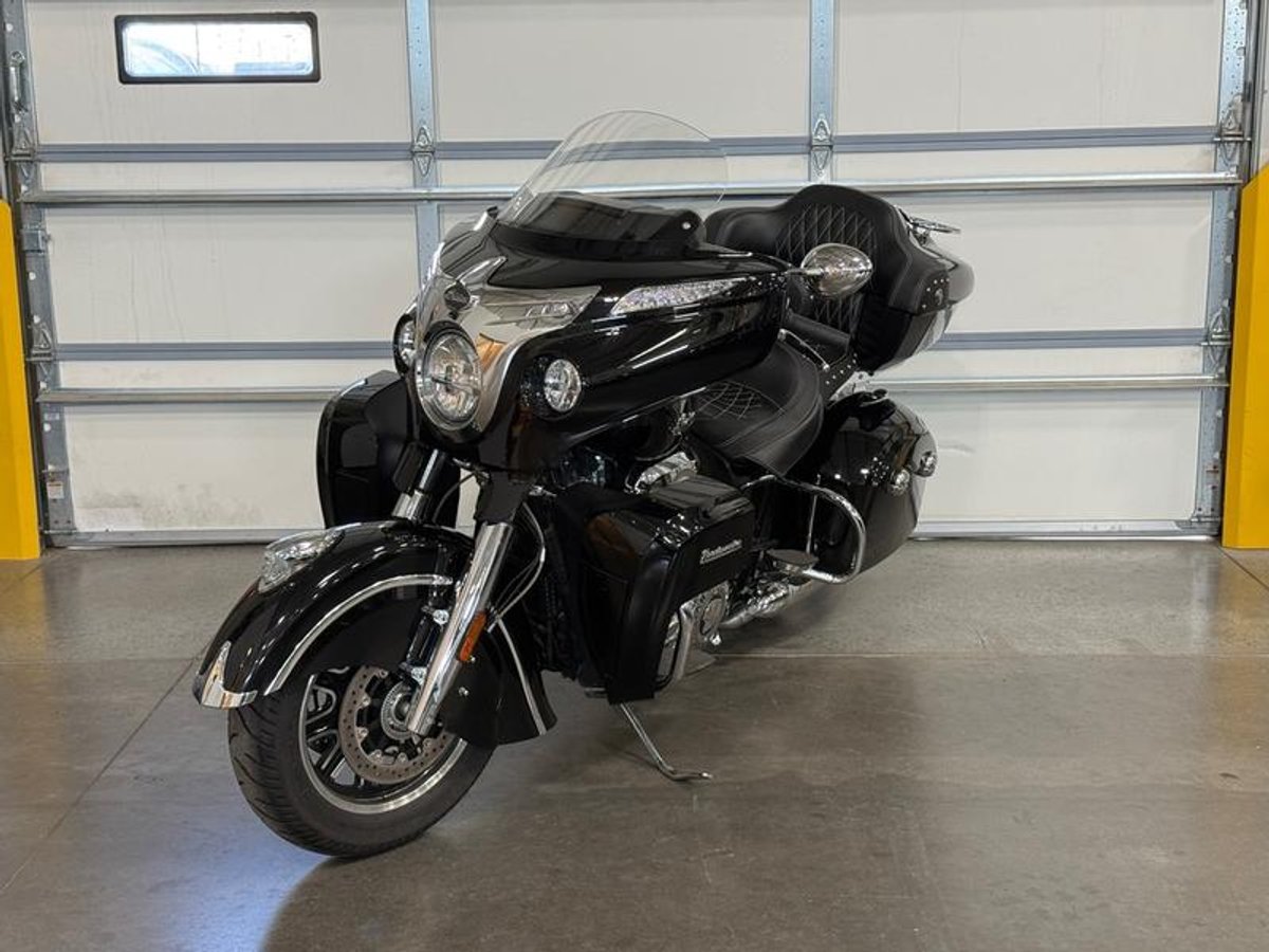 2019 Indian Motorcycle Roadmaster Thunder Black