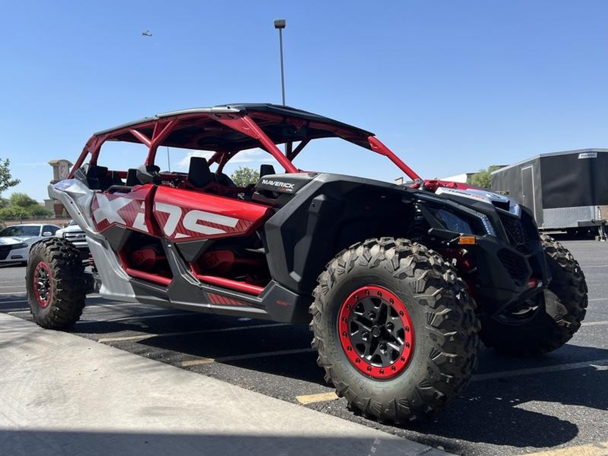2025 Can-Am Maverick X3 MAX X ds Turbo RR Fiery Red & Hyper Silver