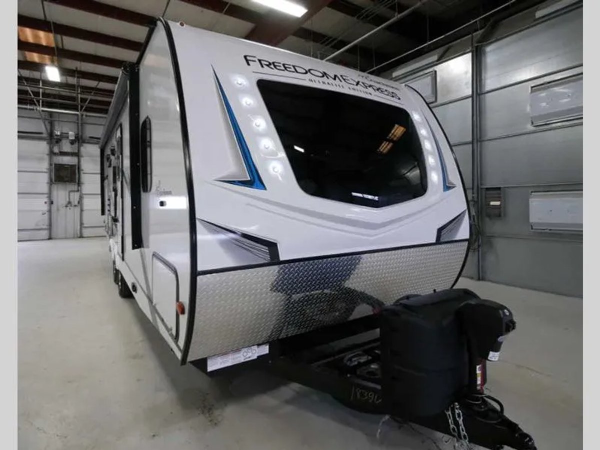 2022 Coachmen RV Freedom Express