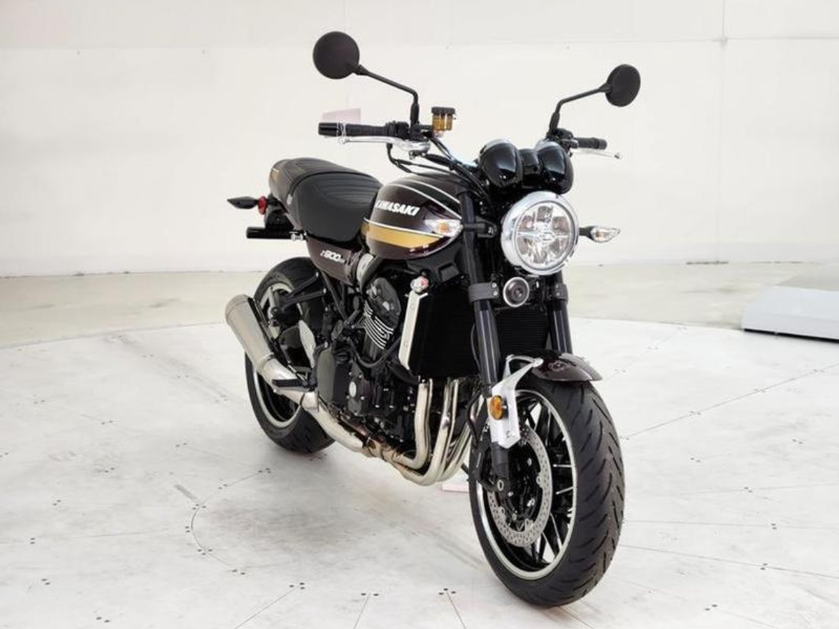 2025 Kawasaki Z900RS ABS