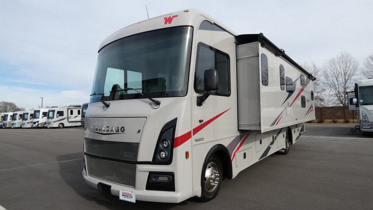 2025 Winnebago Sunstar