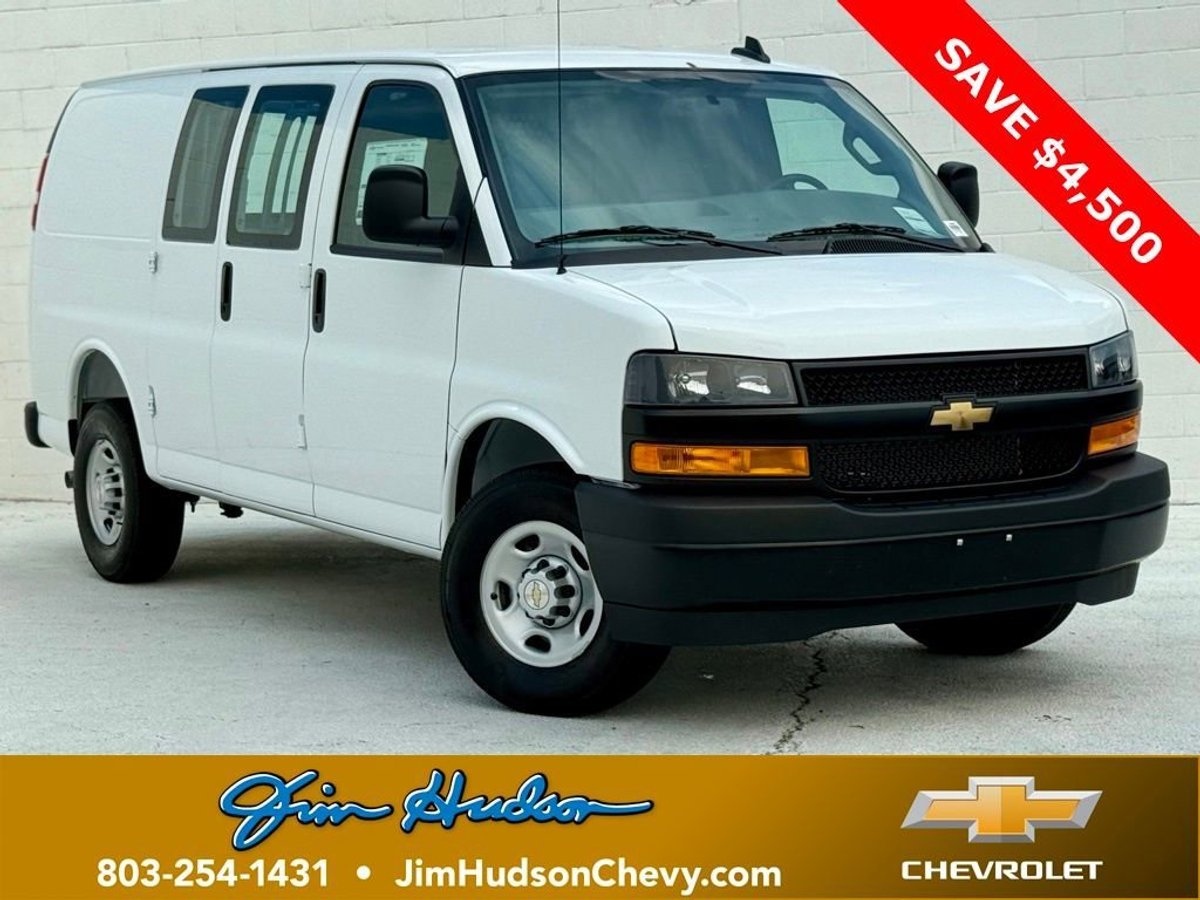 2025 Chevrolet Express Cargo WT