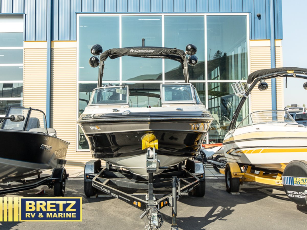 2022 Crownline XS Series