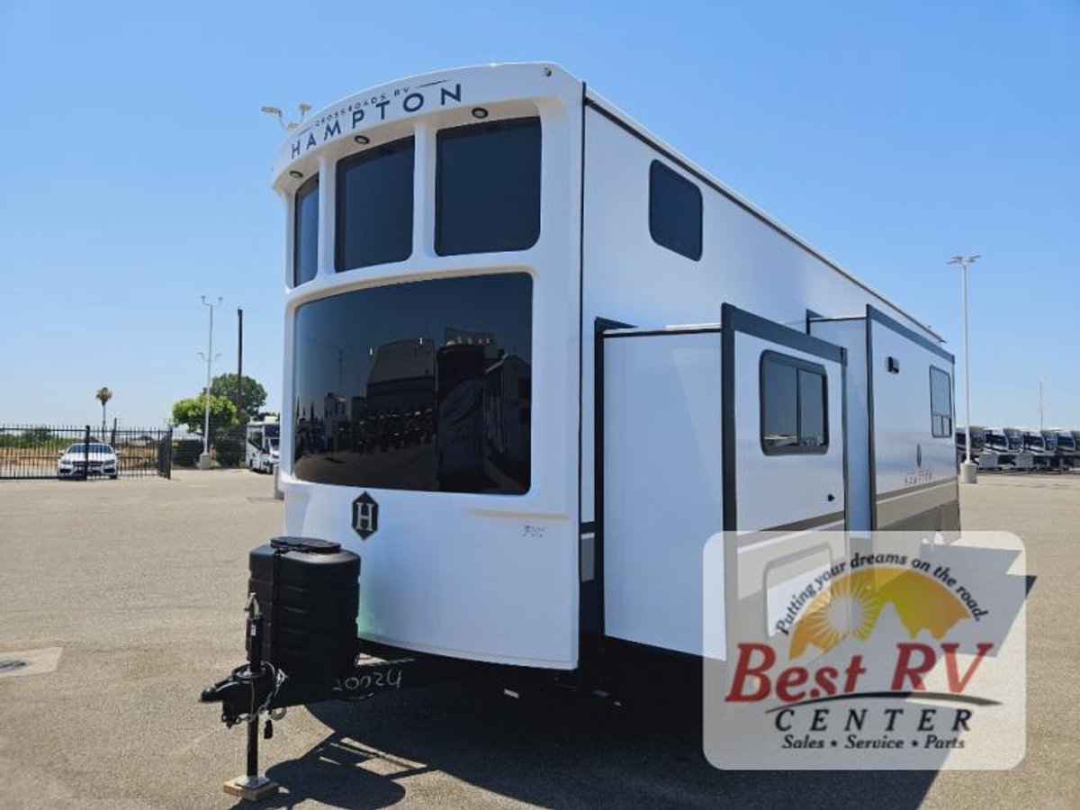 2025 CrossRoads RV Hampton
