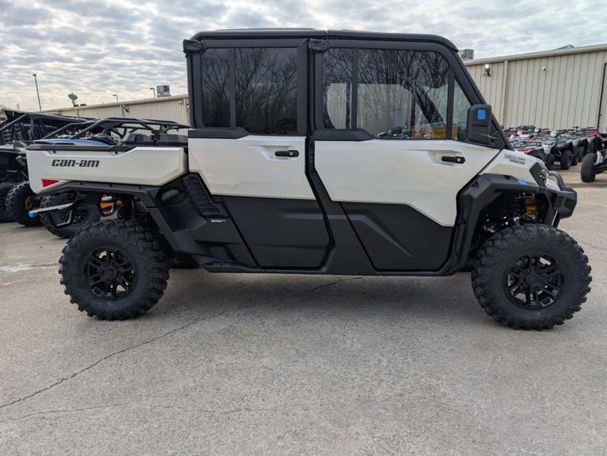 2026 Can-Am Defender MAX Limited HD11
