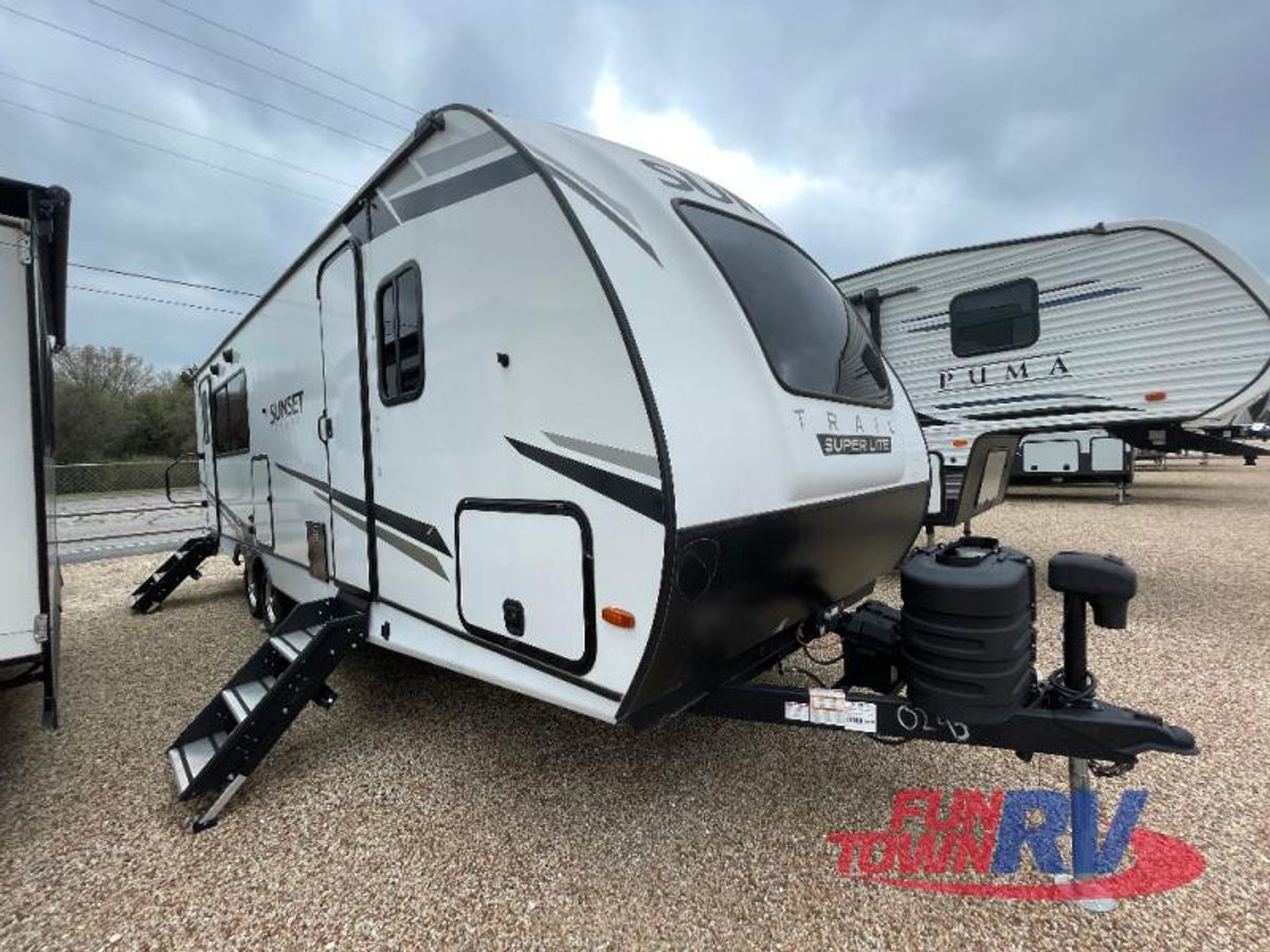 2023 CrossRoads RV Sunset Trail