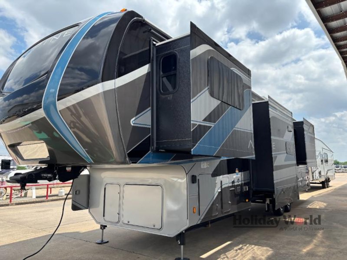 2025 Keystone Alpine