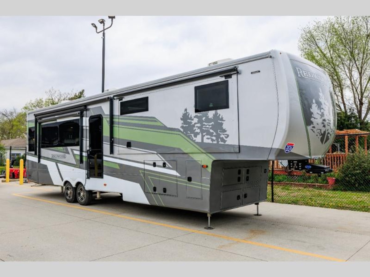 2026 Redwood RV Redwood