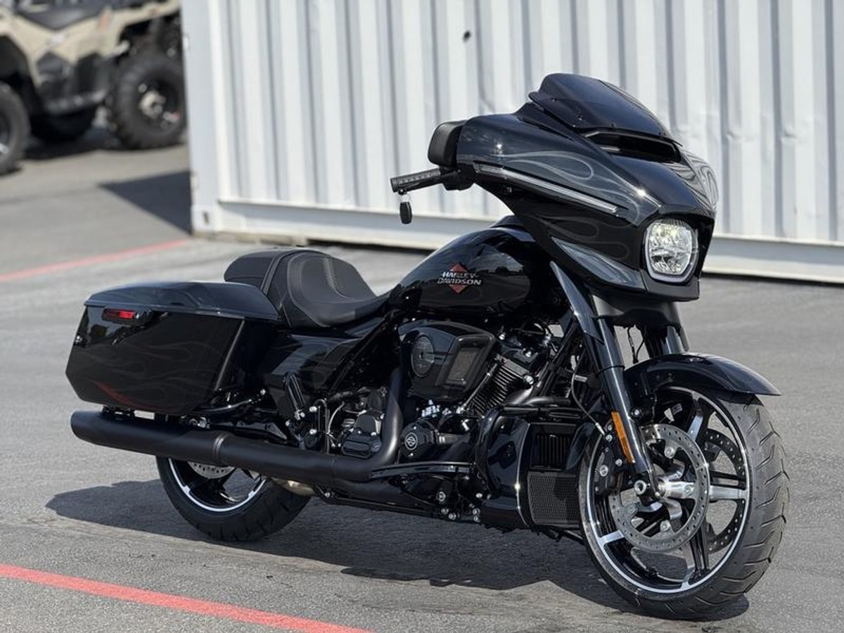 2025 Harley-Davidson FLHX - Street Glide