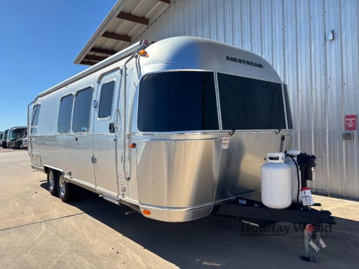 2026 Airstream Flying Cloud