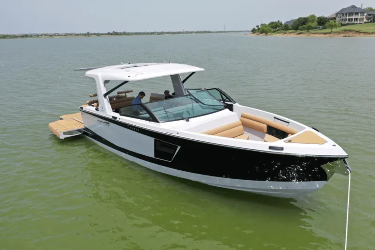 2025 Aviara AV40