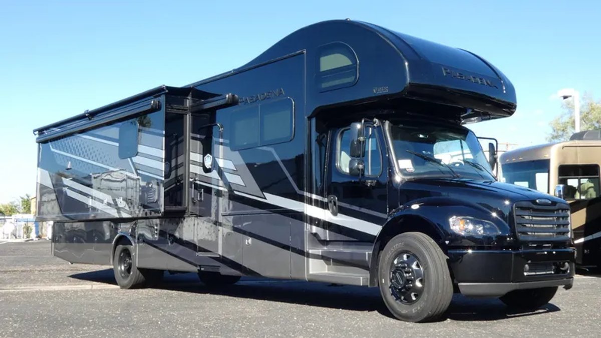 2026 Thor Motor Coach Pasadena