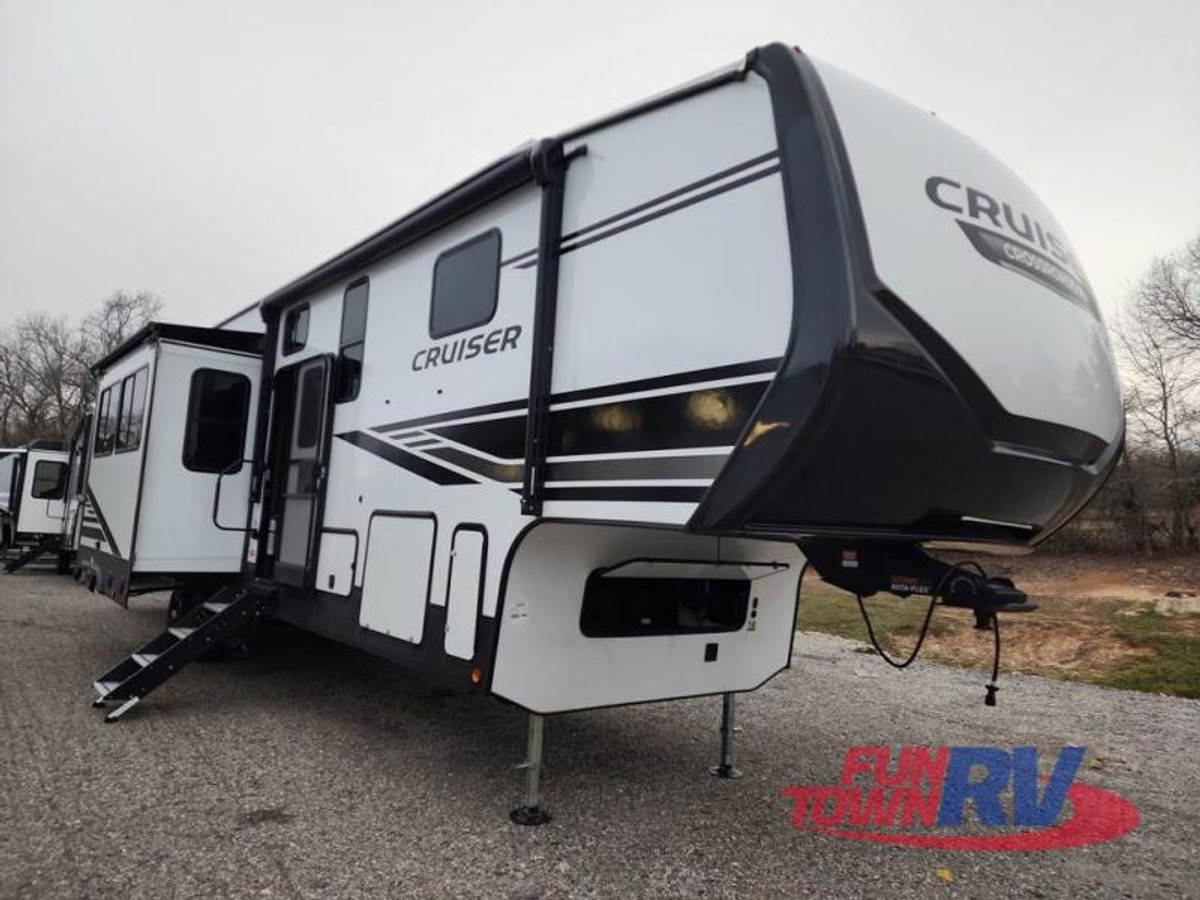 2025 CrossRoads RV Cruiser