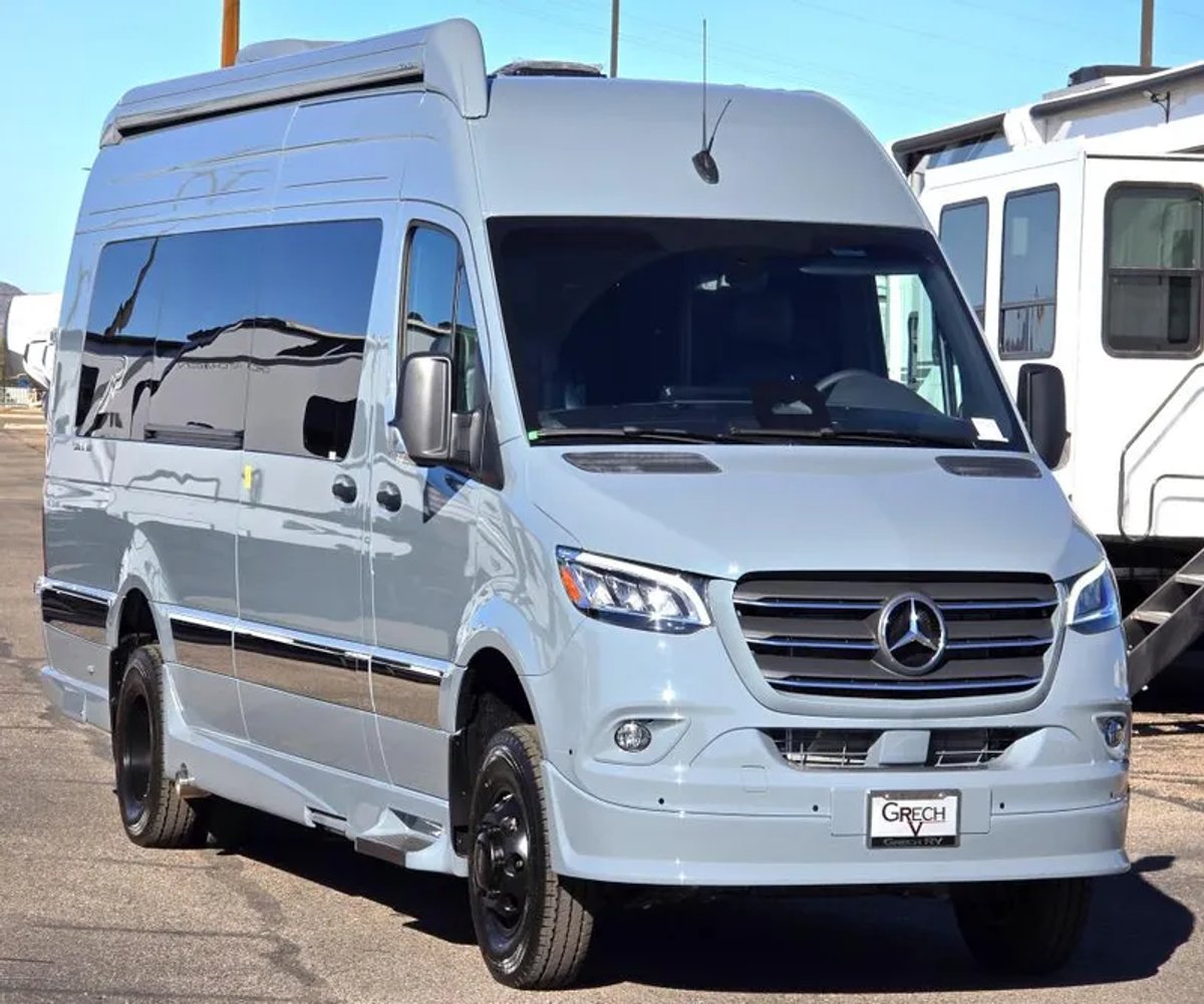 2027 Grech RV STRADA-ION