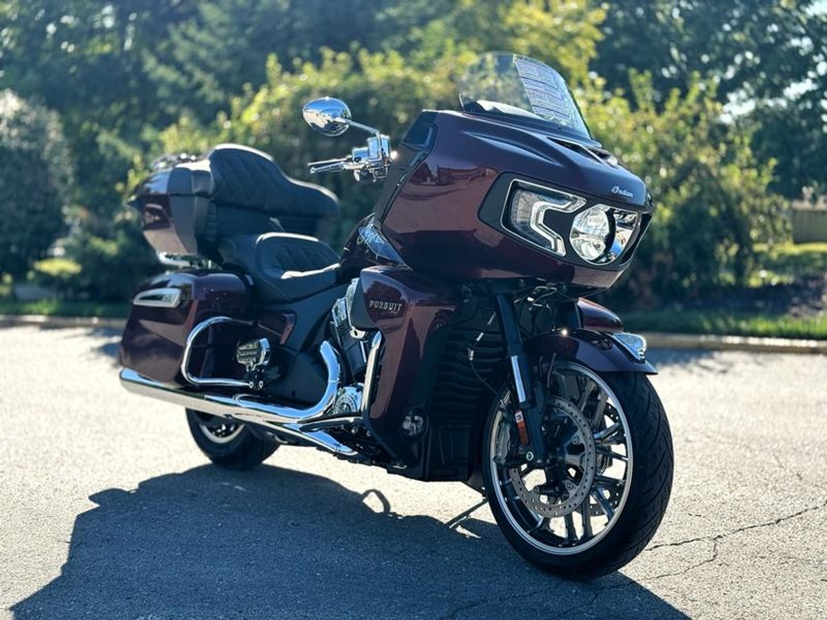 2025 Indian Motorcycle Pursuit Limited Maroon Metallic