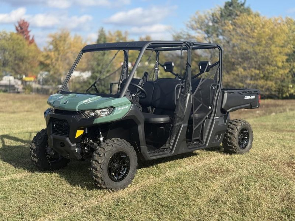 2025 Can-Am Defender MAX DPS HD7 Compass Green